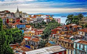 Are there any cultural exchange programs in Valparaíso